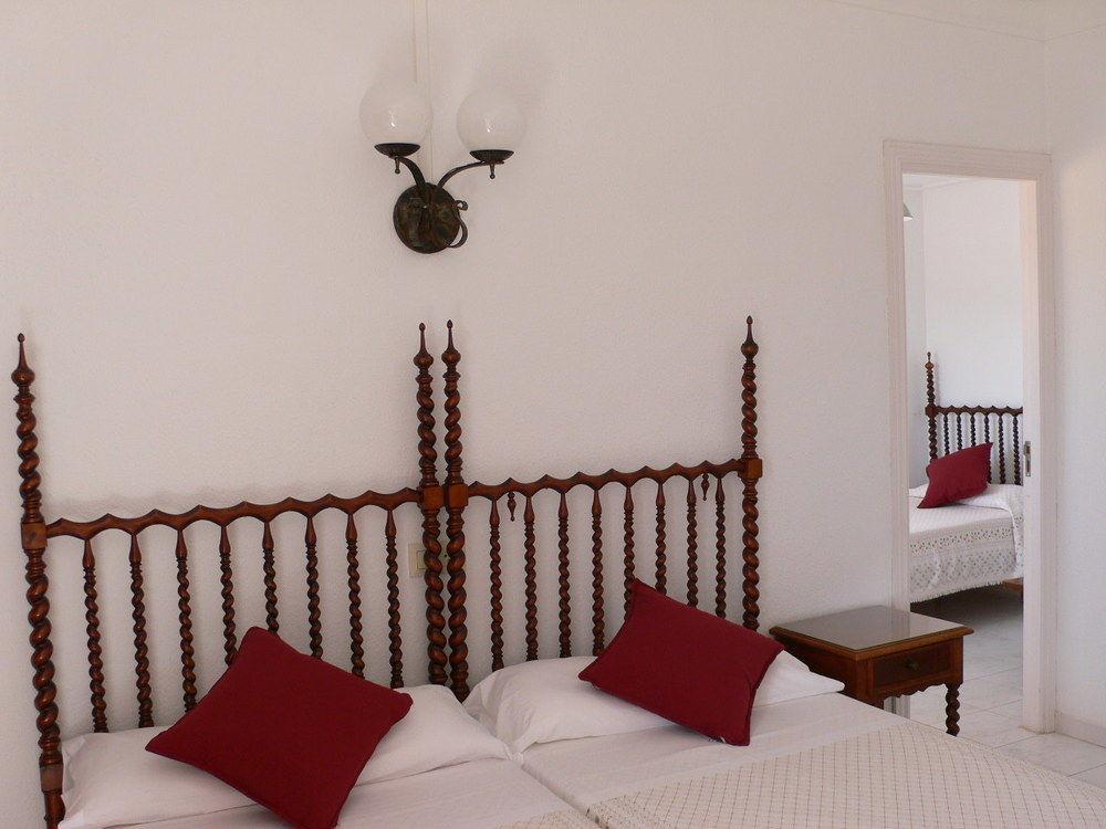 Hostal Cas Bombu Cala Ratjada  Exterior photo