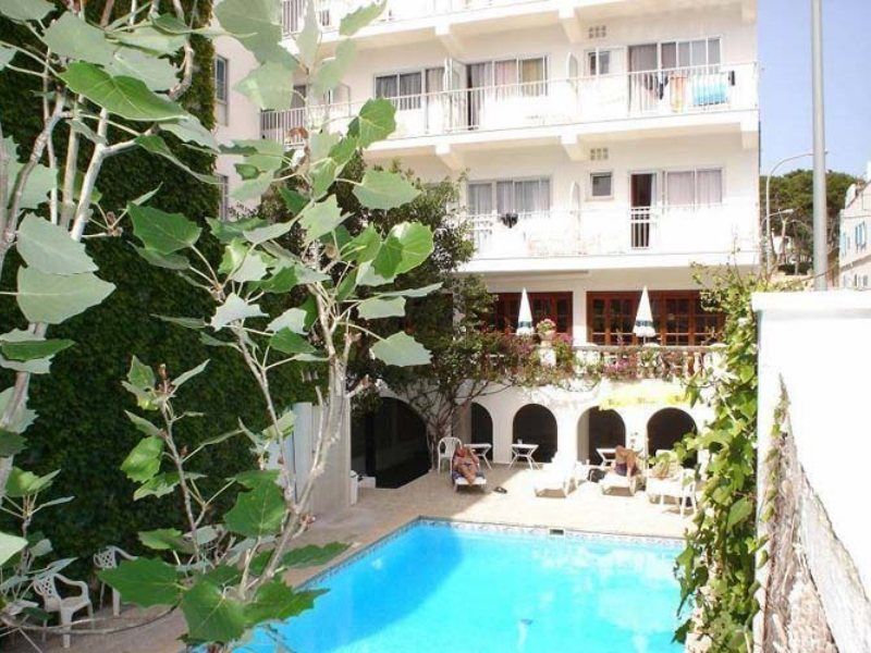 Hostal Cas Bombu Cala Ratjada  Exterior photo