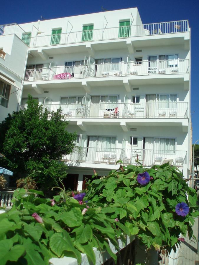 Hostal Cas Bombu Cala Ratjada  Exterior photo